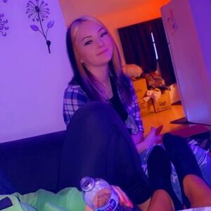 Meet your Posher, Katrisa